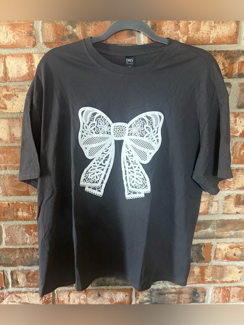 Dazy Grey Short-Sleeve Tee with White Bow Graphic